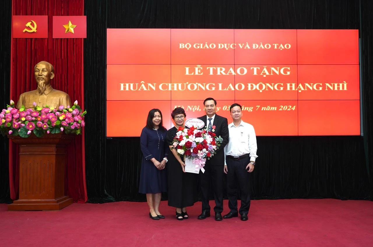 tao huan chuong.jpg