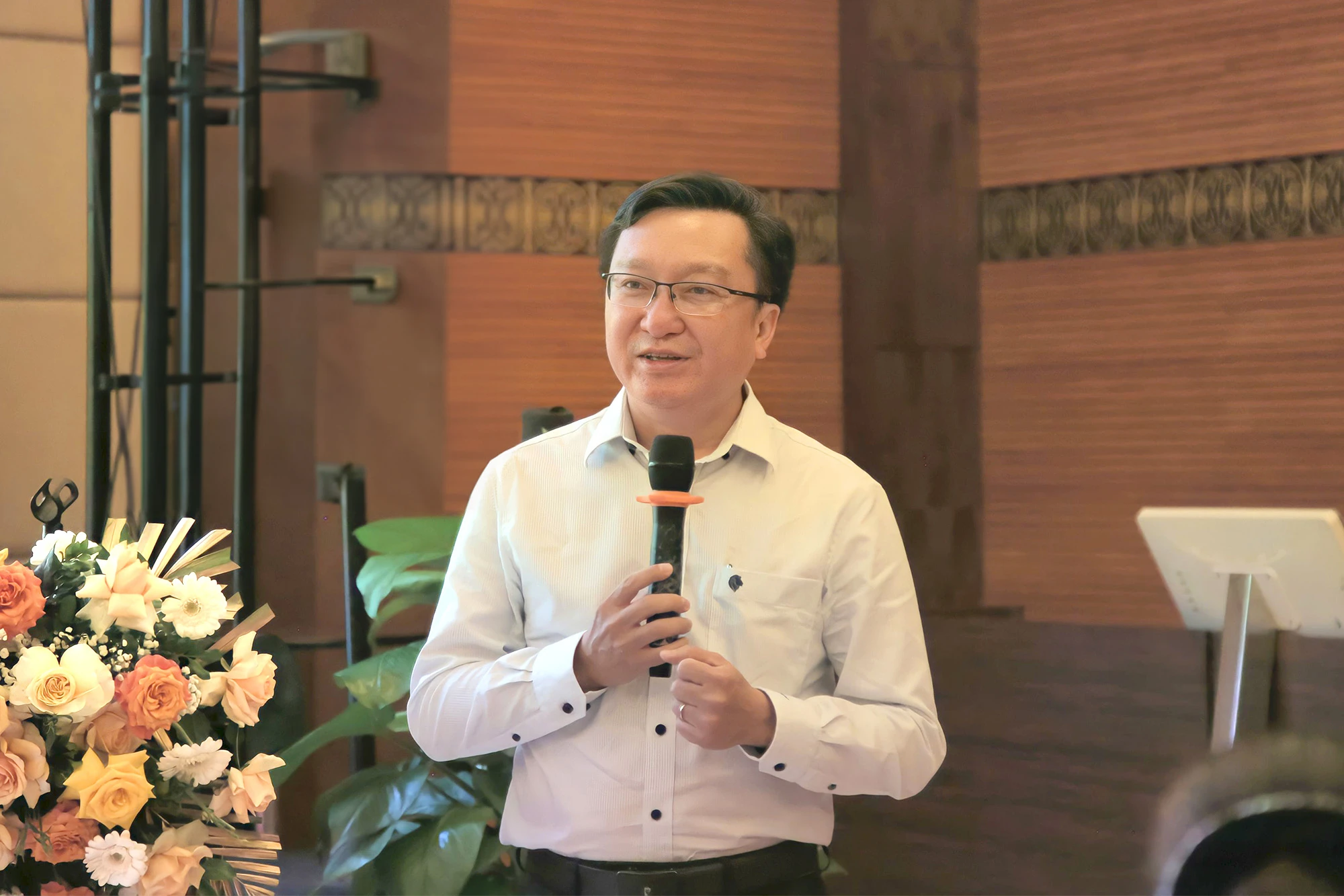 Đại diện Sở GD&ĐT TP Hồ Chí Minh và... Đại diện Sở GD&ĐT TP Hồ Chí Minh và...