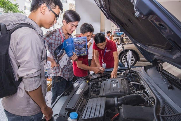 MM888 Việt Nam Tải App ngành Công nghệ ô tô Trường ĐH Công nghệ TPHCM (HUTECH) trong giờ thực hành. hutech-1.jpg