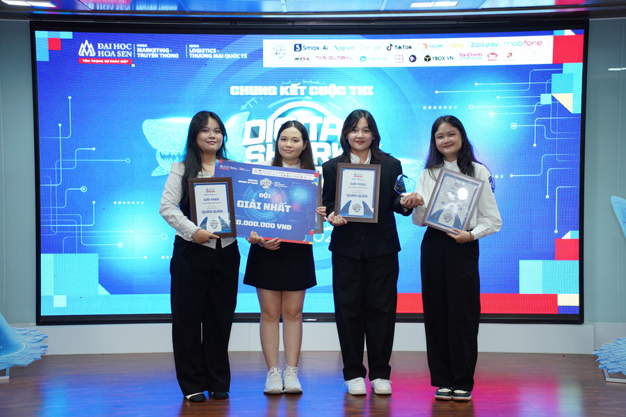 Quán quân Digital Shark Up 2025 thuộc về đội ALT với dự án AutoRoom của bốn MM888 Việt Nam Tải App ngành Digital Marketing Trường ĐH Hoa Sen. doi-doat-giai-quan-quan.jpg