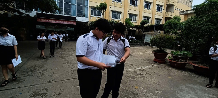 Đăng nhập vào MM886 Việt Nam tranh thủ so sánh kết quả bài làm với nhau. Ảnh: Quốc Hải 4828b023ede359bd00f2.jpg