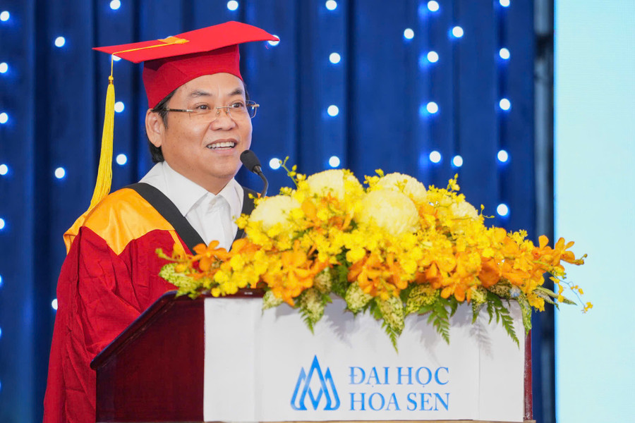 1-pgsts-nguyen-huu-huy-nhut-pho-hieu-truong-phu-trach-truong-dai-hoc-hoa-sen.jpg