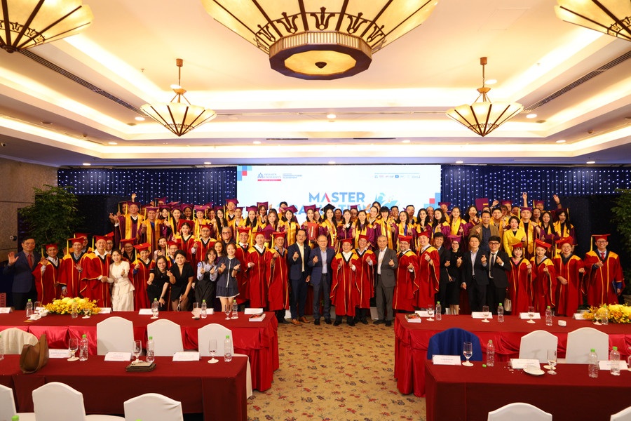5-le-tot-nghiep-va-khai-giang-chuong-trinh-thac-si-cua-truong-dai-hoc-hoa-sen.jpg