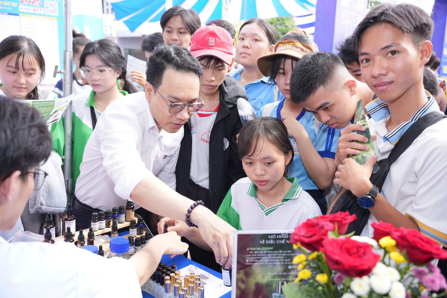 e0e4a338-acdf-46e8-8bbb-1b10ebc3581b.jpg