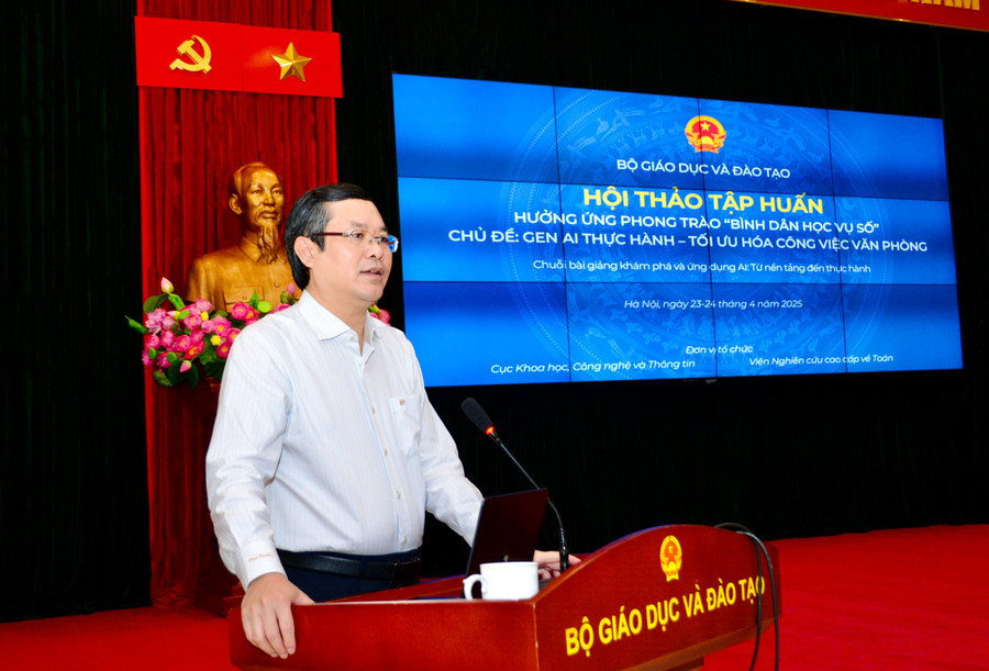 Thứ trưởng Nguyễn Văn Phúc phát biểu khai mạc hội thảo. img-4280.jpg