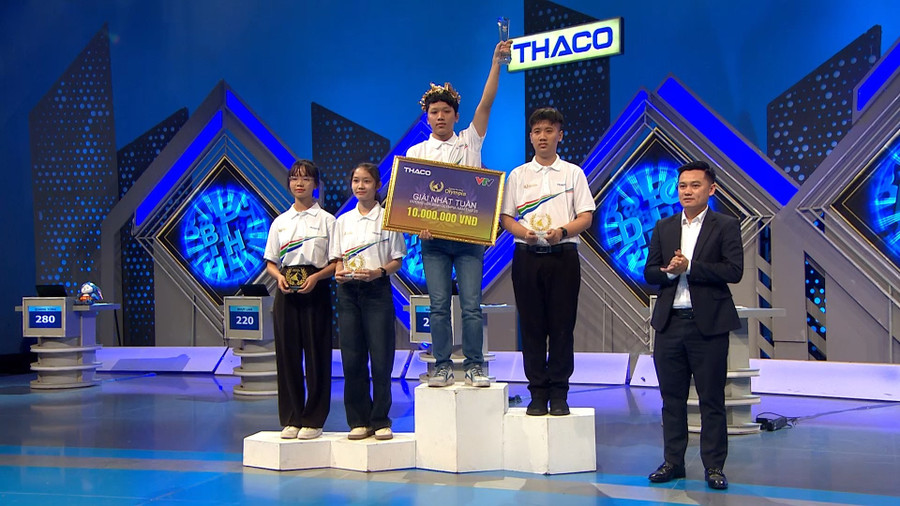 Quang Tùng xuất sắc giành vòng nguyệt quế. olympia-23-2.jpg