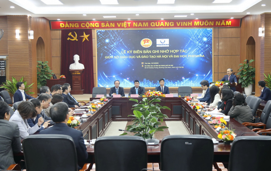 Quang cảnh lễ ký kết. a55a0006.jpg