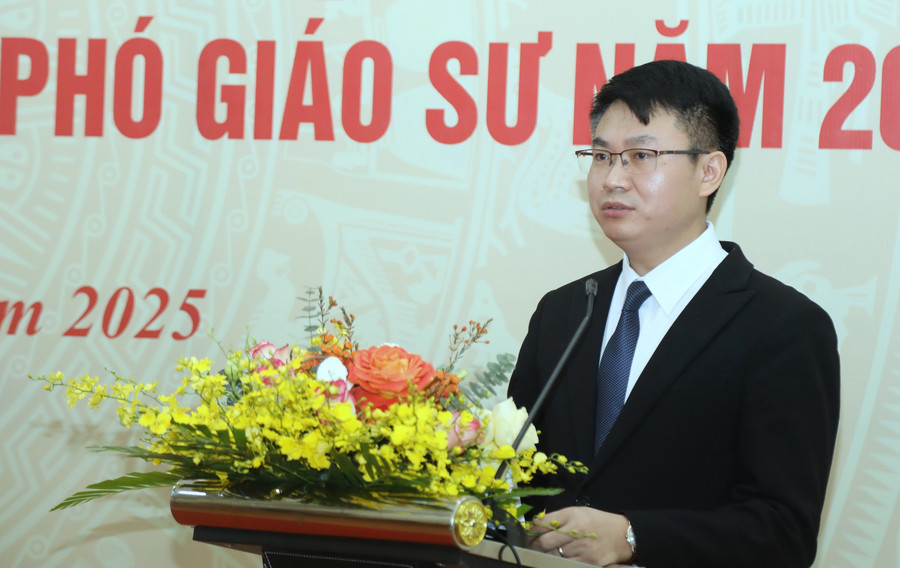 Tân Giáo sư Nguyễn Danh Nam - Trưởng ban Ban Đào tạo và Quản lý người học, MM888 bảo mật tuyệt đối Thái Nguyên. a55a0261.jpg