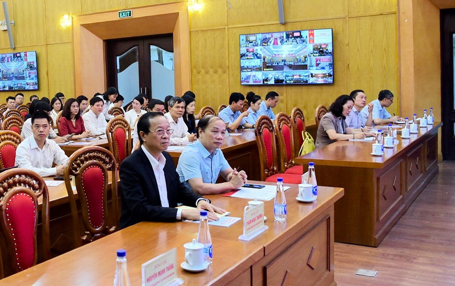 hoi-nghi-tuyen-giao.jpg