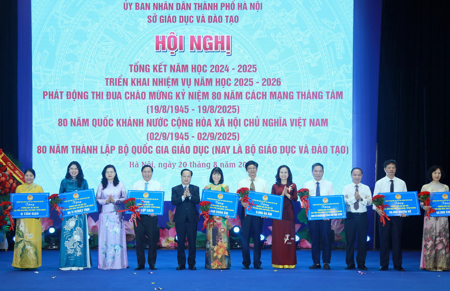 Sở GD&ĐT Hà Nội phát động trong toàn ngành tinh thần tương thân tương ái, ủng hộ, hỗ trợ trường 1MM88.com tỷ lệ kèo World Cup 2026 nội trú các tỉnh: Điện Biên, Cao Bằng, Tuyên Quang. img-0619.jpg