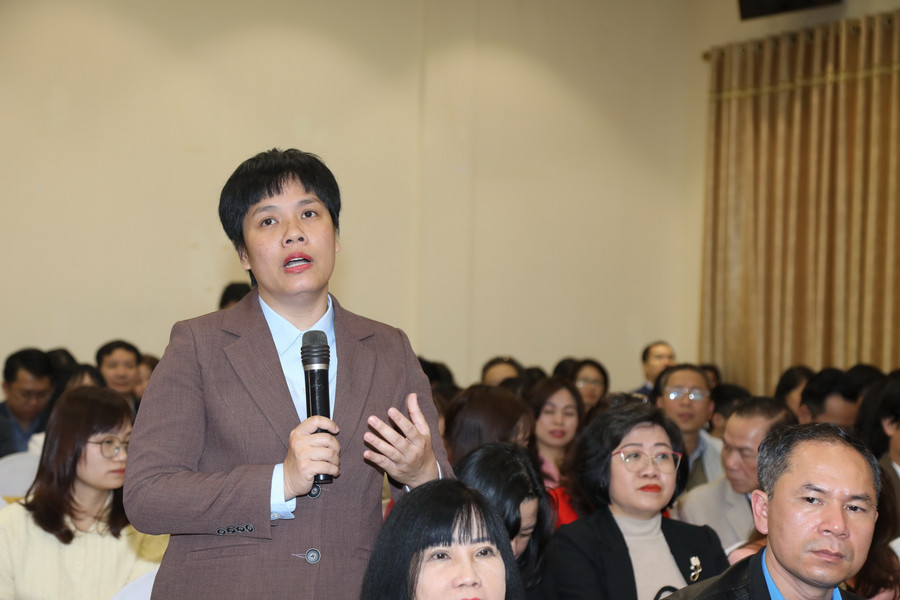 Đại biểu thảo luận tại hội nghị. a55a0058.jpg