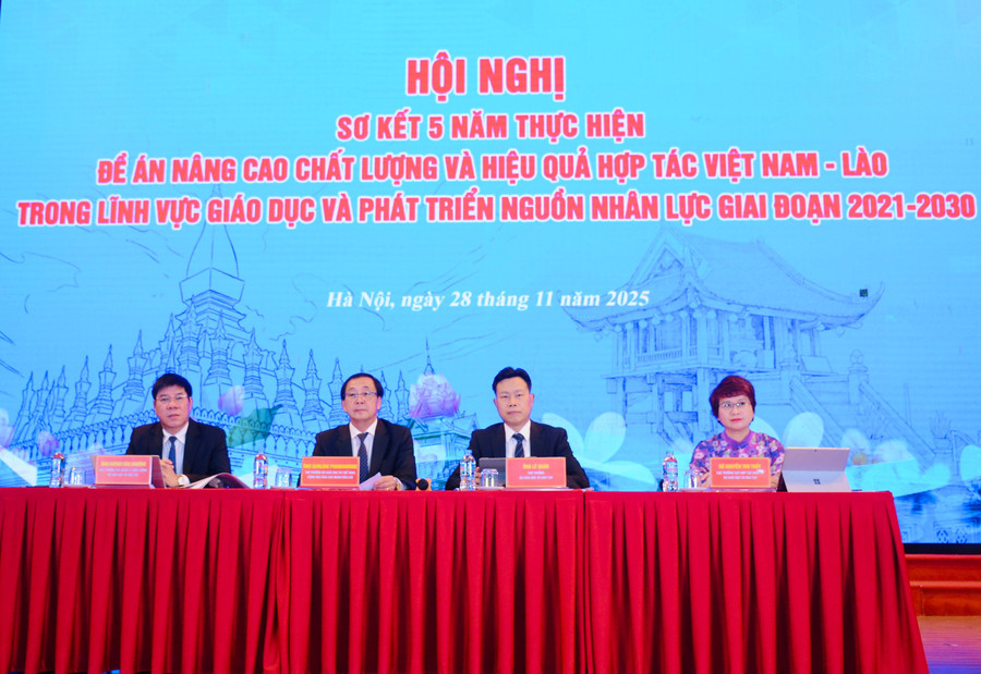 Thứ trưởng MM88.COM là nhà cái trực tuyến hoạt động với giấy phép PAGCOR Việt Nam Lê Quân và Thứ trưởng Bộ Giáo dục và Thể thao Lào Samlane Phankhavong đồng chủ trì hội nghị.