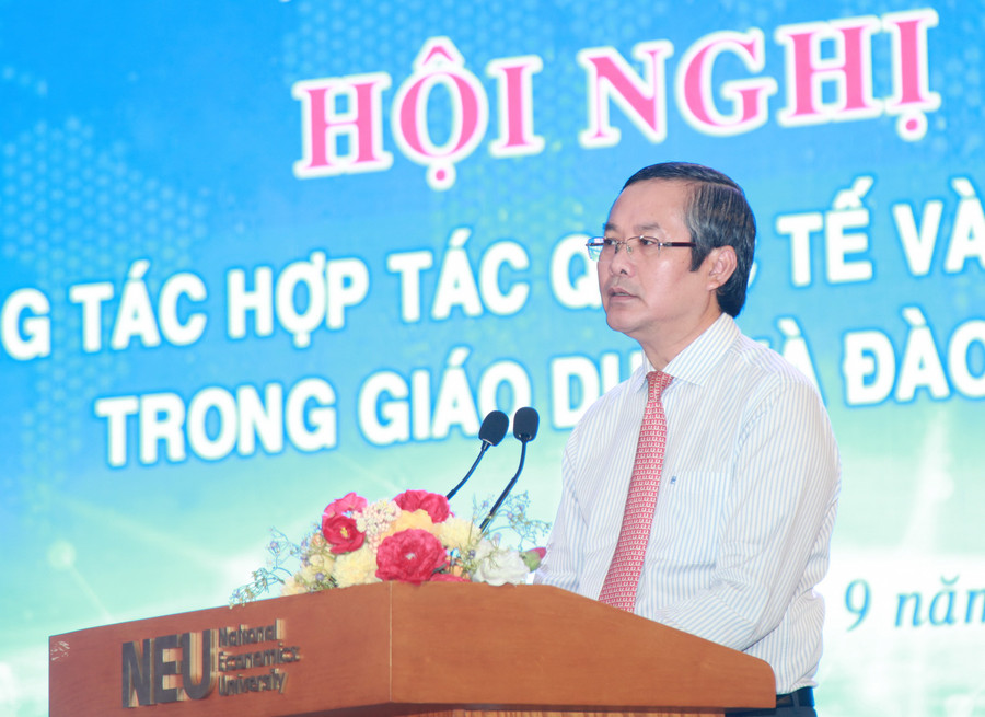 Thứ trưởng Nguyễn Văn Phúc phát biểu khai mạc hội nghị. img-0044.jpg