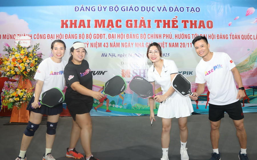 Các vận động viên hào hứng trước giờ tranh tài. a55a0126.jpg