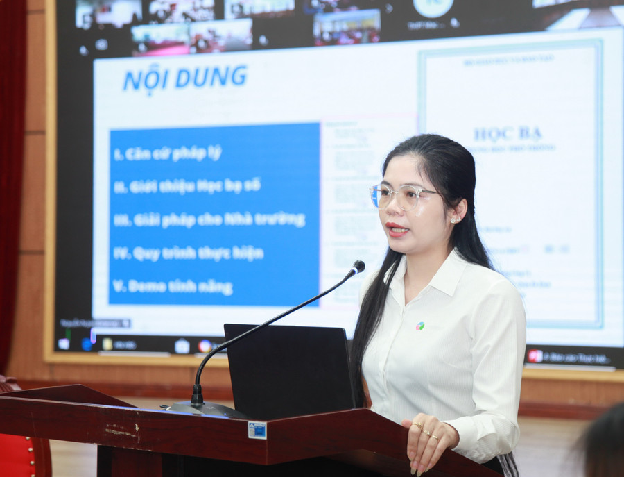 Chuyên gia tập huấn về học bạ số và chữ ký điện tử. img-0065.jpg
