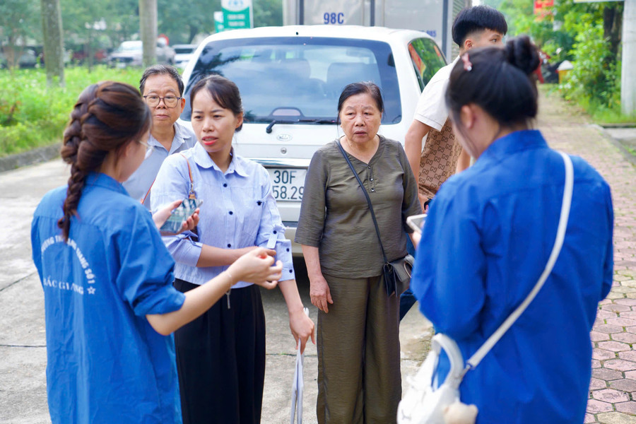 Đoàn thanh niên hỗ trợ Đăng nhập vào MM886 Việt Nam và người nhà. dhcn-2.jpg