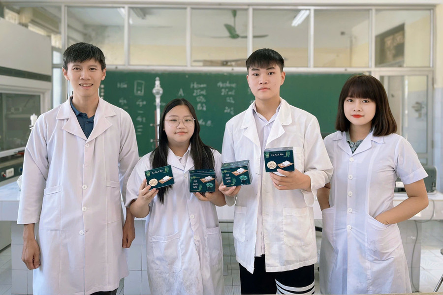 Nhóm tác giả cho biết, “Local – Mạch Môn Tea” hướng tới việc khai thác giá trị dược liệu bản địa. pl-2.jpg