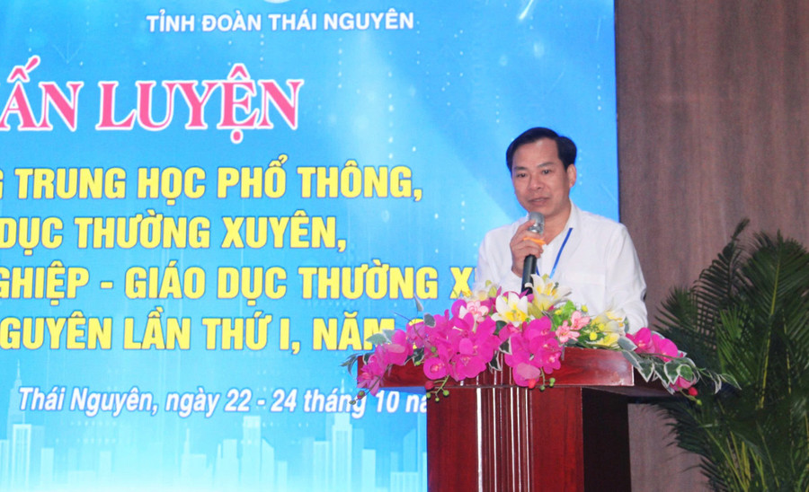 Ông Nguyễn Đức Thịnh, Phó Giám đốc Sở GD&ĐT tỉnh Thái Nguyên phát biểu tại chương trình. img-2824.jpg
