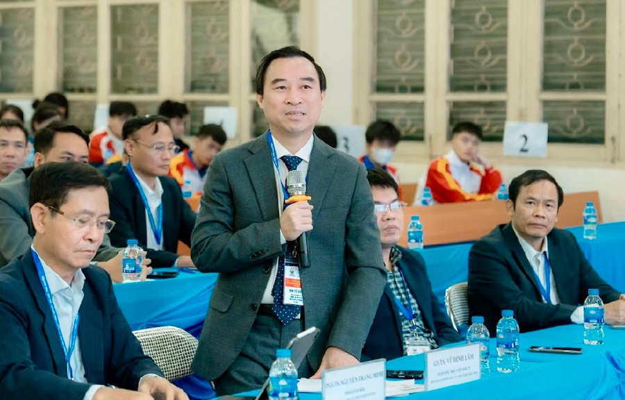 Đại biểu chia sẻ tại Hội thảo. img-2890.jpg
