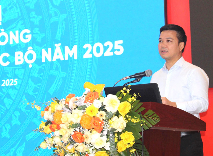 Ông Trần Quang Nam – Chánh Văn phòng Bộ GD&ĐT phát biểu tại Hội nghị. img-2150.jpg