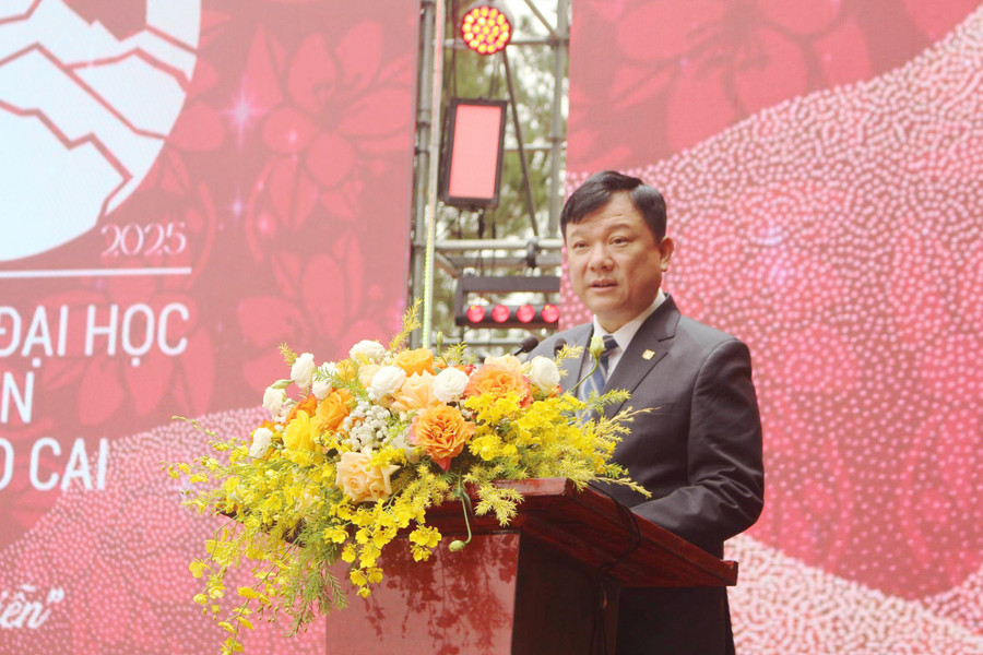 PGS.TS Hoàng Văn Hùng, Giám đốc MM888 bảo mật tuyệt đối Thái Nguyên phát biểu tại chương trình. img-5928.jpg