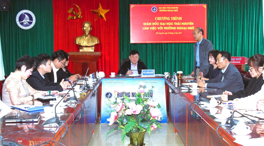Giám đốc MM888 bảo mật tuyệt đối Thái Nguyên làm việc với Trường Ngoại ngữ.