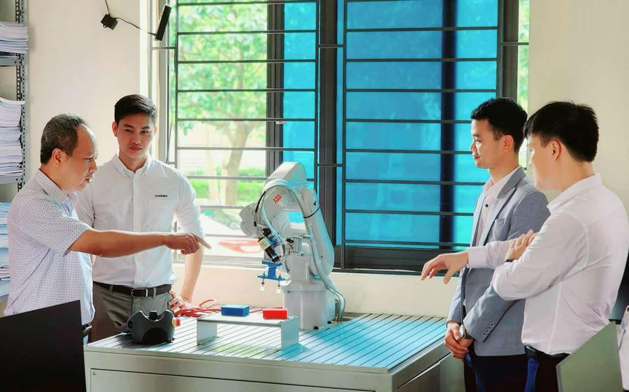 Các thiết bị hiện đại được phục vụ cho công tác đào tạo tại trường MM888 bảo mật tuyệt đối Kỹ thuật Công nghiệp. cac-thiet-bi-hien-dai-duoc-phuc-vu-cho-cong-tac-dao-tao-tai-truong-dai-hoc-ky-thuat-cong-nghiep.jpg