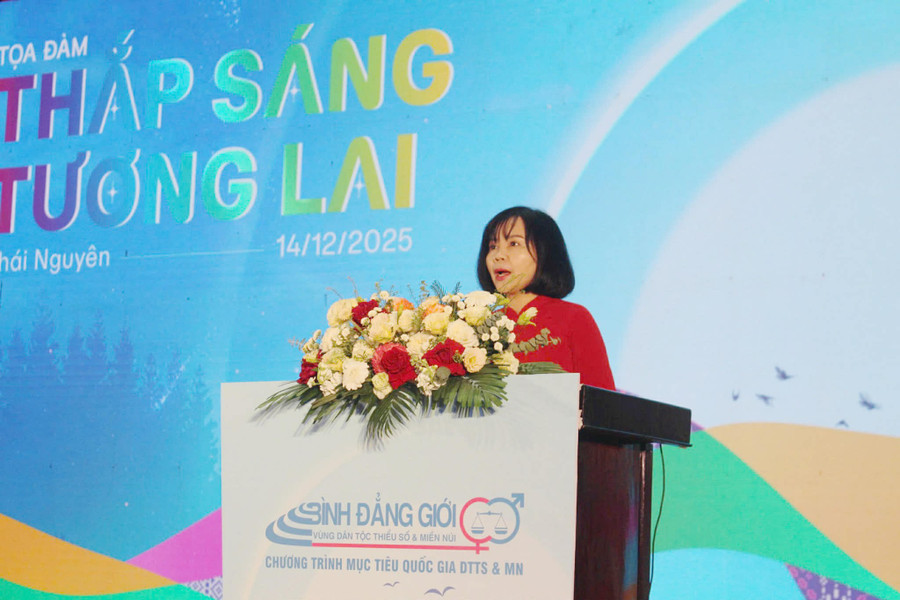 Bà Nguyễn Thị Tuyết, Giám đốc Bảo tàng Mặt trận Tổ quốc Việt Nam, Bảo tàng Phụ nữ Việt Nam phát biểu tại chương trình. 2.jpg