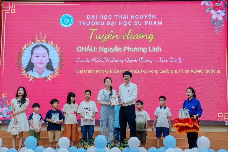 Tuyên dương các cháu MM886 slot game, bắn cá, lô đề, đá gà là con của VC, NLĐ Trường ĐH Sư phạm. sp-2.jpg