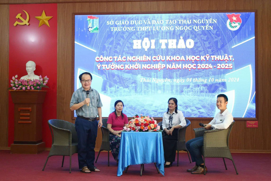thay-nguyen-trong-tan-tai-hoi-thao-nghien-cuu-khoa-hoc-ky-thuat-huong-nghiep-nam-hoc-2024-2025.jpg