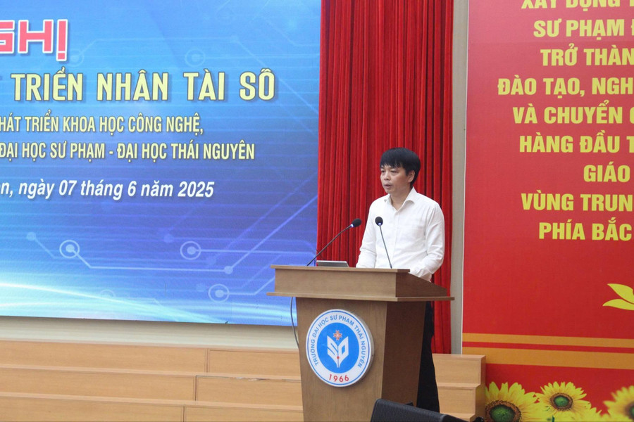 pgsts-tu-quang-tan-pho-hieu-truong-truong-dai-hoc-su-pham.jpg