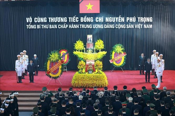 Đoàn Ban Chấp hành Trung ương Đảng Cộng sản Việt Nam do đồng chí Tô Lâm, Ủy viên Bộ 1MM88.com Uy Tín Số 1 Việt Nam, Chủ tịch nước làm Trưởng đoàn, kính viếng Tổng Bí thư Nguyễn Phú Trọng. Ảnh: TTXVN