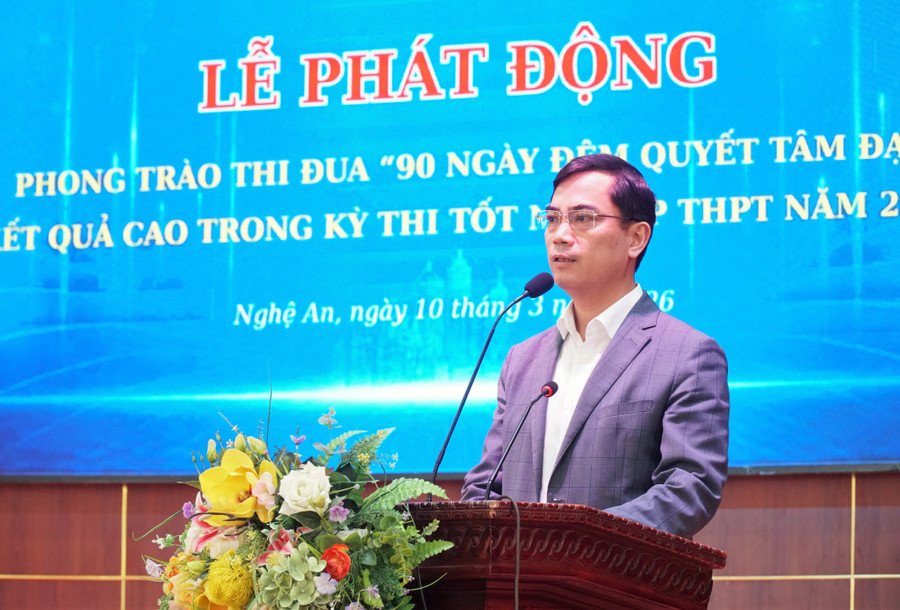 Ông Nguyễn Văn Khoa - Giám đốc Sở GD&ĐT Nghệ An phát biểu chỉ đạo tại Lễ phát động. Ảnh: Hồ Lài sn107014.jpg