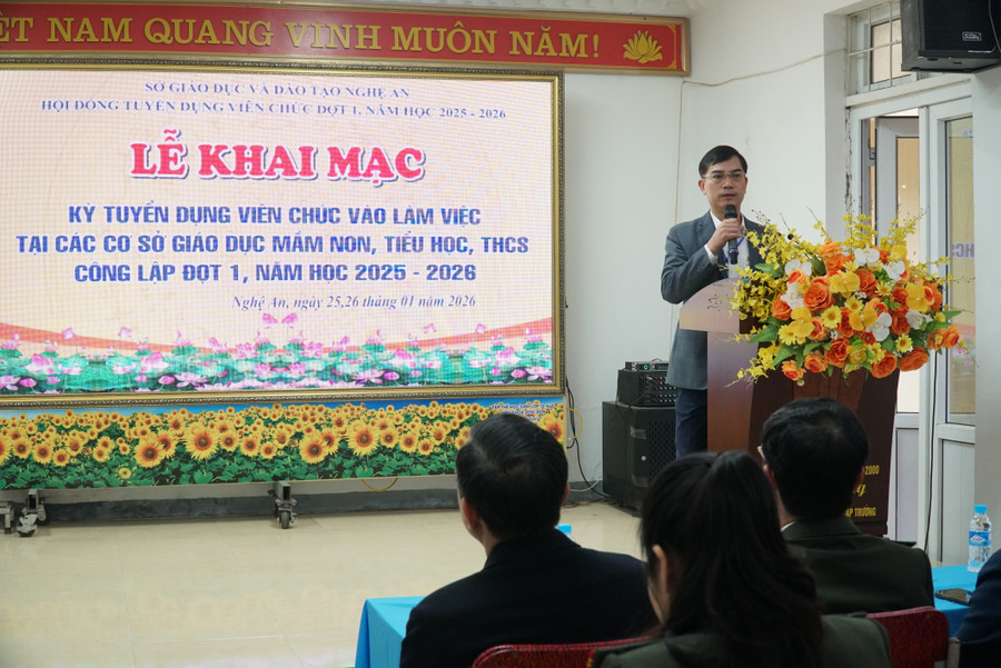 Ông Nguyễn Văn Khoa – Giám đốc Sở GD&ĐT Nghệ An phát biểu khai mạc kỳ tuyển dụng Trung Tâm Đăng Nhập MM88 Chính Thức Mới. Ảnh: Hồ Lài sn105548.jpg