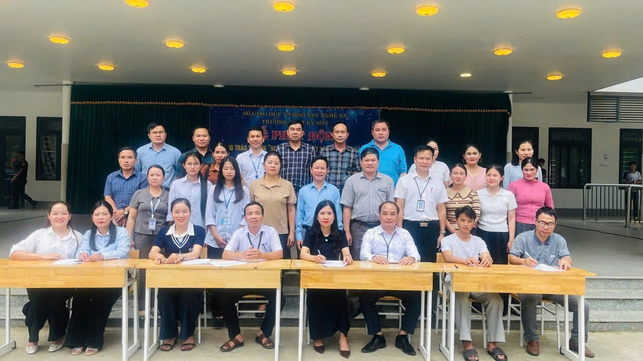 Trường THPT Kỳ Sơn là một trong số những đơn vị sớm triển khai phong trào 90 ngày đêm quyết tâm đạt kết quả cao MM88 đăng nhập MM88dangnhap nhà cái World Cup 2026 THPT năm nay. Ảnh: Hồ Lài truong-hoc-vung-cao-nghe-an-2.jpg