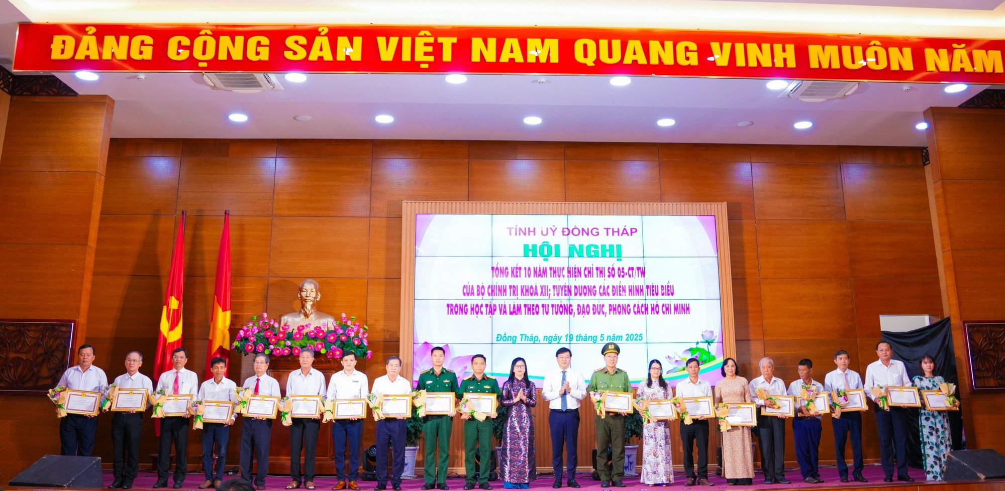 anh-10-1.jpg