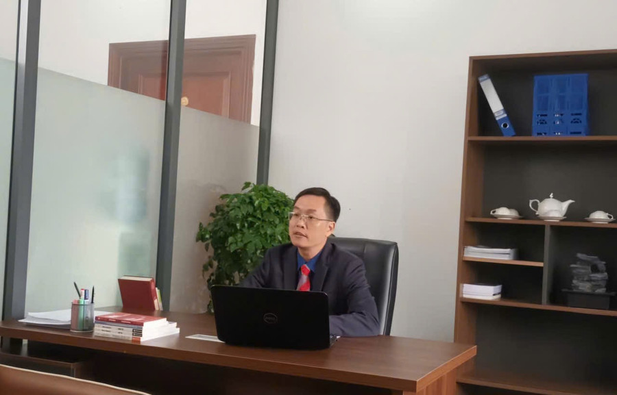 TS Lý Thành Tiến trao đổi với phóng viên Báo Giáo dục và Thời đại. Ảnh: Phan Hải z7003399456087-f8863ef9dc783c3cac433621230d559b.jpg