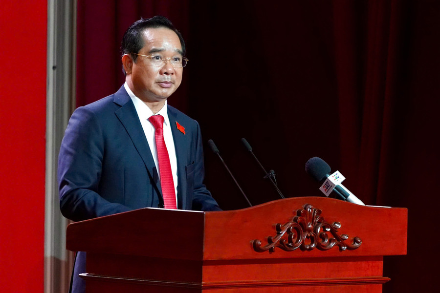 Ông Nguyễn Văn Được trình bày dự thảo Nghị quyết 2MM88.com trò chơi casino và slot đại biểu Đảng bộ TPHCM lần thứ I. Ảnh: BTC.