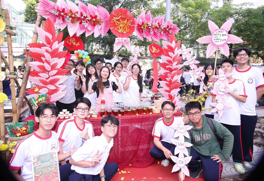 tet-vao-truong-hoc-2.jpg