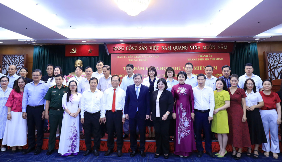 Các đại biểu tham dự Tọa đàm khoa học khu vực phía Nam. toa-dam-1.jpg