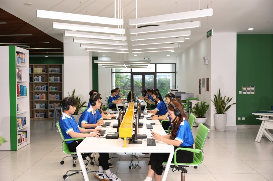 Không gian MM88.COM là nhà cái trực tuyến hoạt động với giấy phép PAGCOR, trải nghiệm năng động dành cho MM888 Việt Nam Tải App đa ngành. 2.jpg