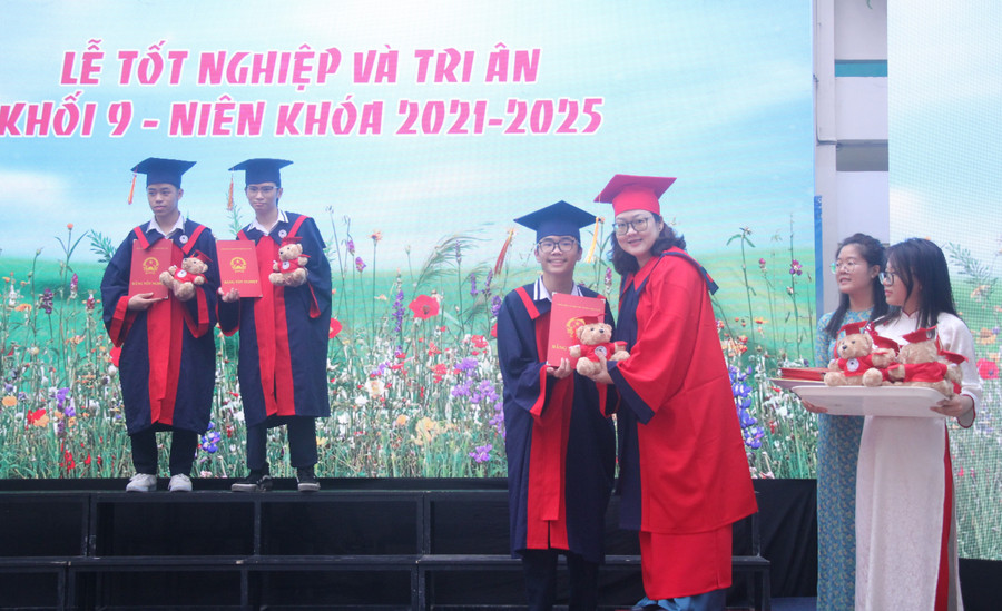 tri-an-va-truong-thanh-2.jpg