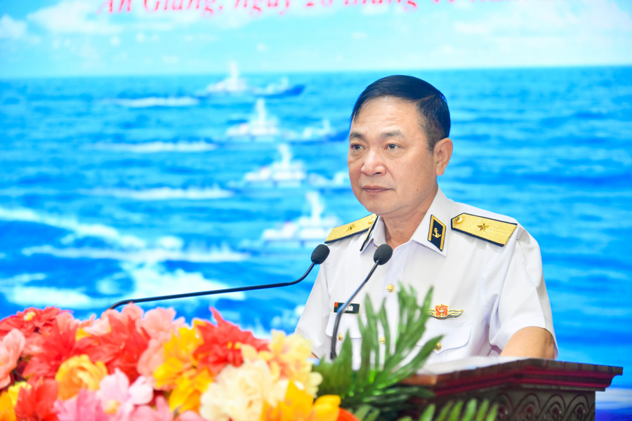Chuẩn Đô đốc Lê Bá Quân, Phó Tư lệnh Quân chủng Hải quân phát biểu tại lễ bế mạc. 1000062969.jpg
