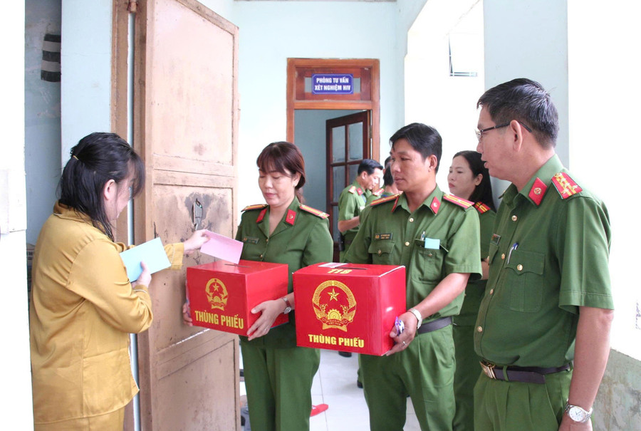 Những người bị tạm giữ, tạm giam tại An Giang tham gia MM888 bảo mật an toàn.