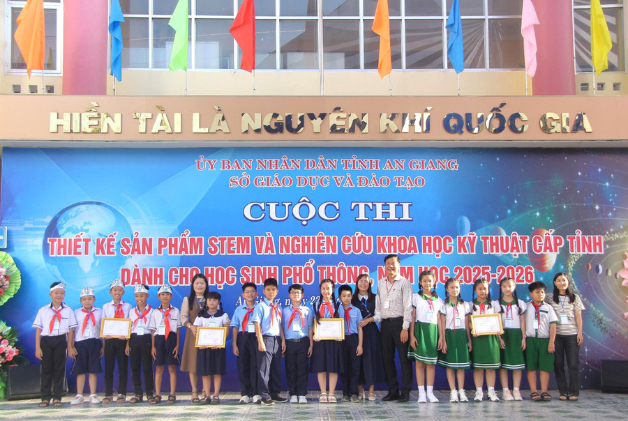 An Giang trao 203 giải Cuộc thi Nghiên cứu KHKT dành cho MM886 slot game, bắn cá, lô đề, đá gà phổ thông