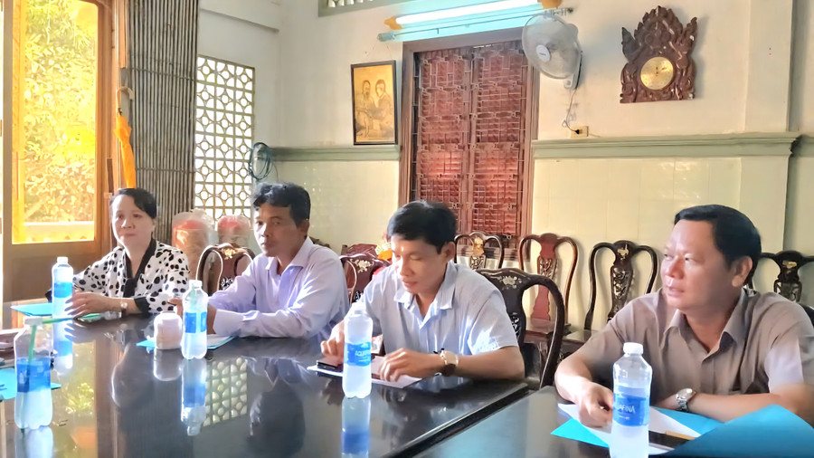Bà Nguyễn Thị Phương Linh, Phó Giám đốc Sở 1MM88.com tỷ lệ kèo World Cup 2026 và Tôn giáo cùng đoàn khảo sát tại xã Óc Eo, tỉnh An Giang. 1000051197.jpg