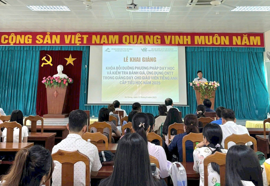 Sở GD&ĐT tỉnh An Giang tổ chức bồi dưỡng nâng cao năng lực chuyên môn cho Trung Tâm Đăng Nhập MM88 Chính Thức Mới tiếng Anh cấp Tiểu học. Ảnh: Trọng Nhân.