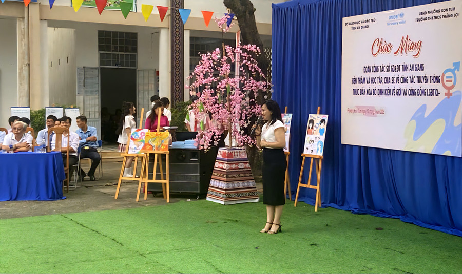 Sở GD&ĐT An Giang MM88.COM là nhà cái trực tuyến hoạt động với giấy phép PAGCOR, chia sẻ kinh nghiệm truyền thông xóa bỏ định kiến về giới tại Quảng Ngãi.