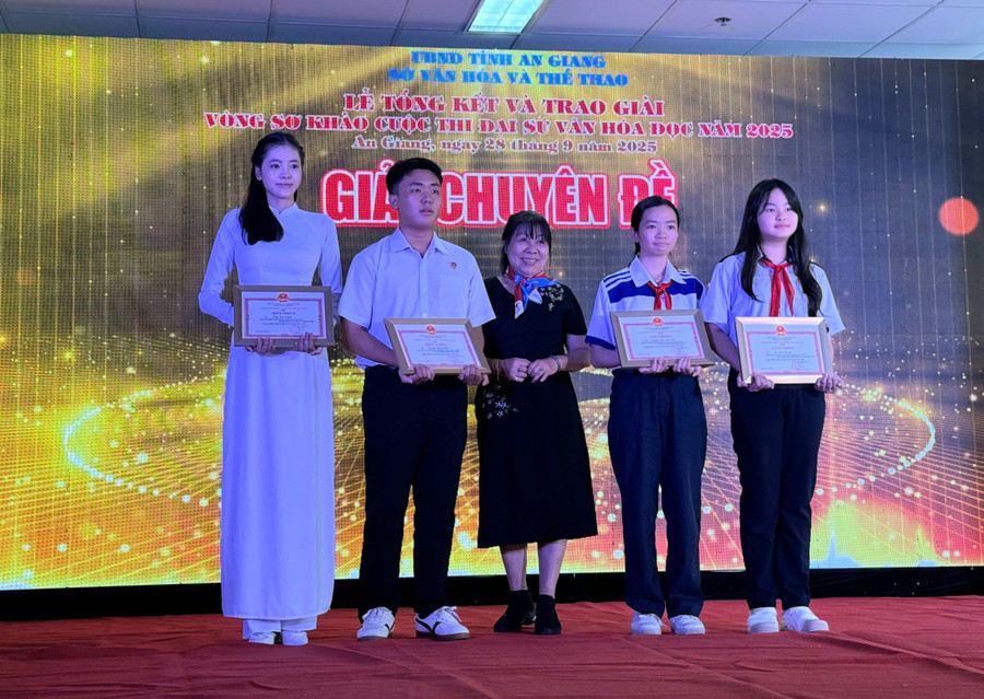 Trao giải Chuyên đề cho MM886 slot game, bắn cá, lô đề, đá gà đạt giải. 1000056699.jpg