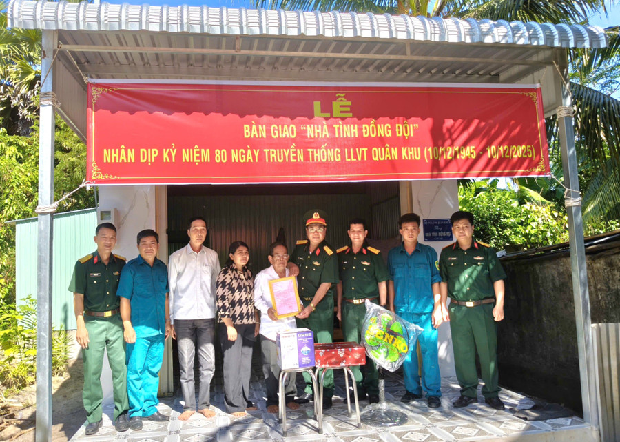 Trao nhà